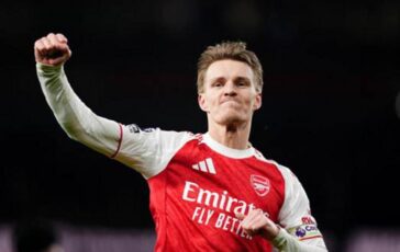 Arsenal vince Premier League dopo 22 anni Manchester City pari con Bournemouth 364x230