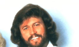 Barry Gibb vittima di fake new i fan piangono per errore lultimo Bee Gees ancora in vita 265x160