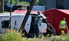 Belgio treno travolge scuolabus a un passaggio a livello diverse vittime 265x160