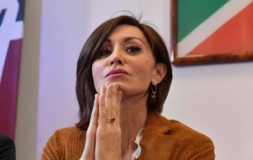 Bernini celebra gli infermieri Da 100 anni presenza essenziale 364x230