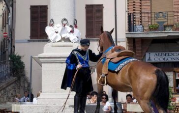 Bertinoro celebra i 100 anni della Festa dellospitalita da rito medioevale a Dna degli abitanti 364x230