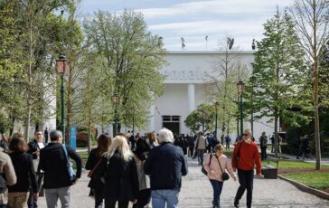 Biennale Arte arrivati gli artisti a Venezia lavori in corso a padiglione Russia 364x230