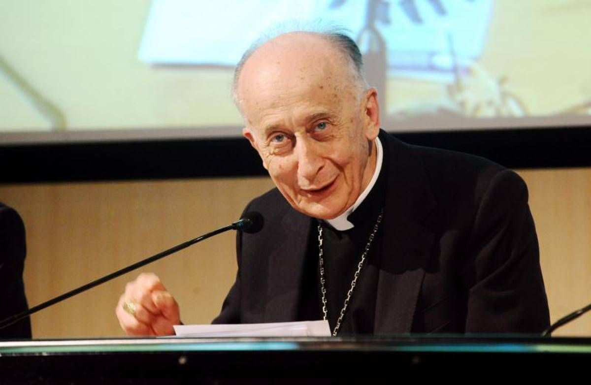 Camillo Ruini in condizioni critiche, il cardinale è assistito in casa