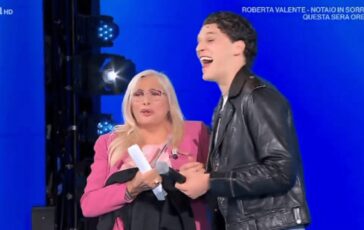 Caos a Domenica In Mara Venier dimentica lospite Nicolo Filippucci cosa e successo 364x230