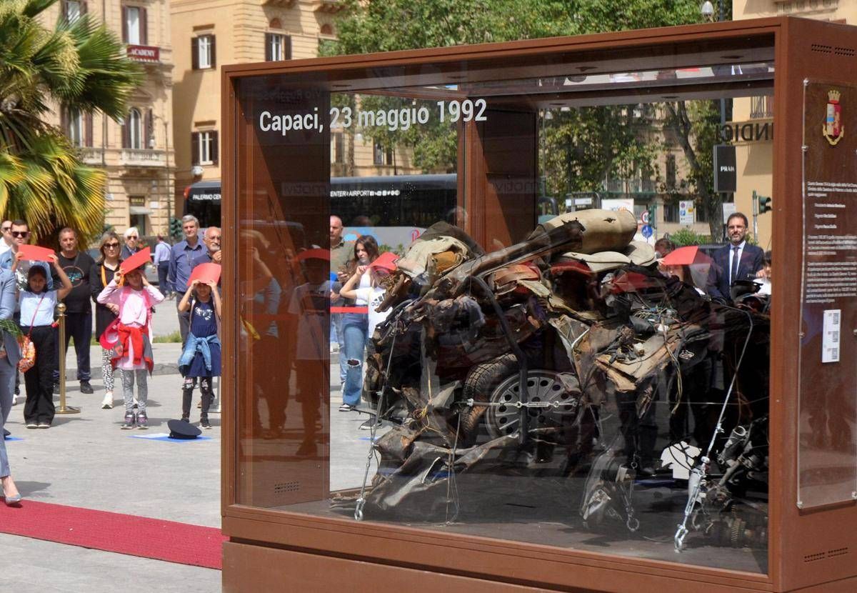 Capaci, 34 anni fa la strage: studenti, avvocati e magistrati insieme per non dimenticare
