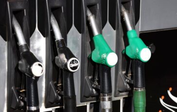 Carburanti prezzi benzina e diesel scendono ancora la situazione oggi 364x230