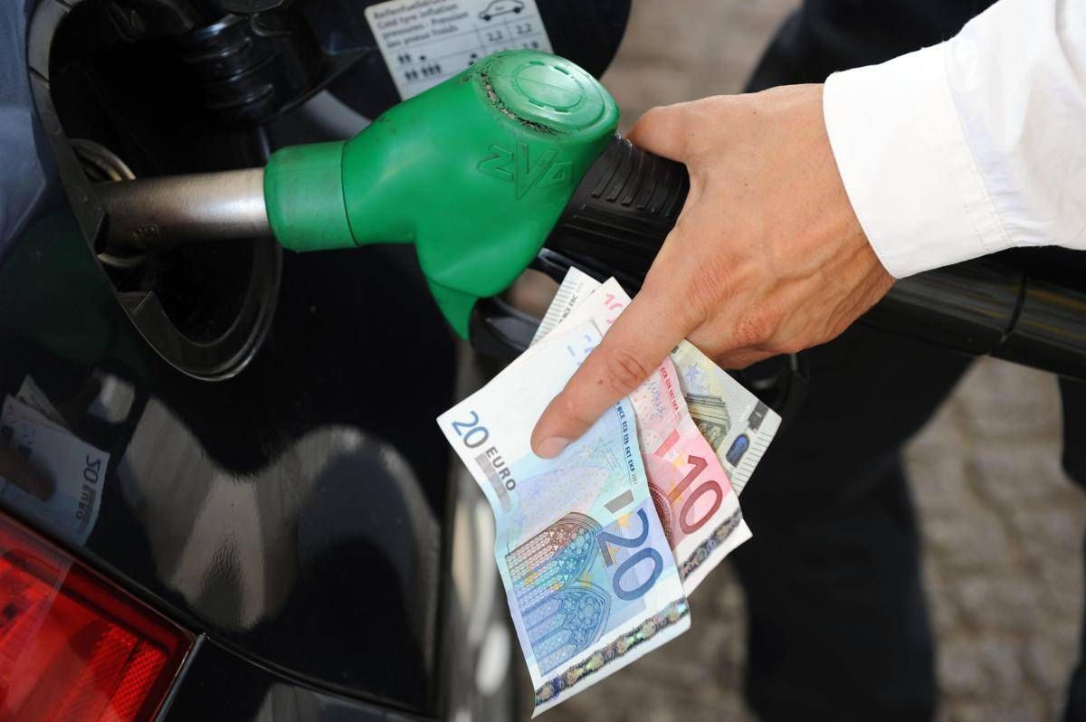 Caro carburanti e nuove accise, effetti su prezzi benzina e diesel