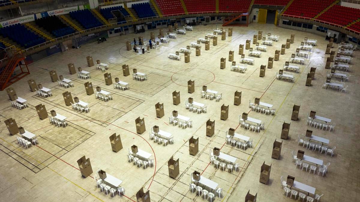 Colombia, oggi la sfida per le presidenziali tra il delfino di Petro e l'avvocato della destra estrema