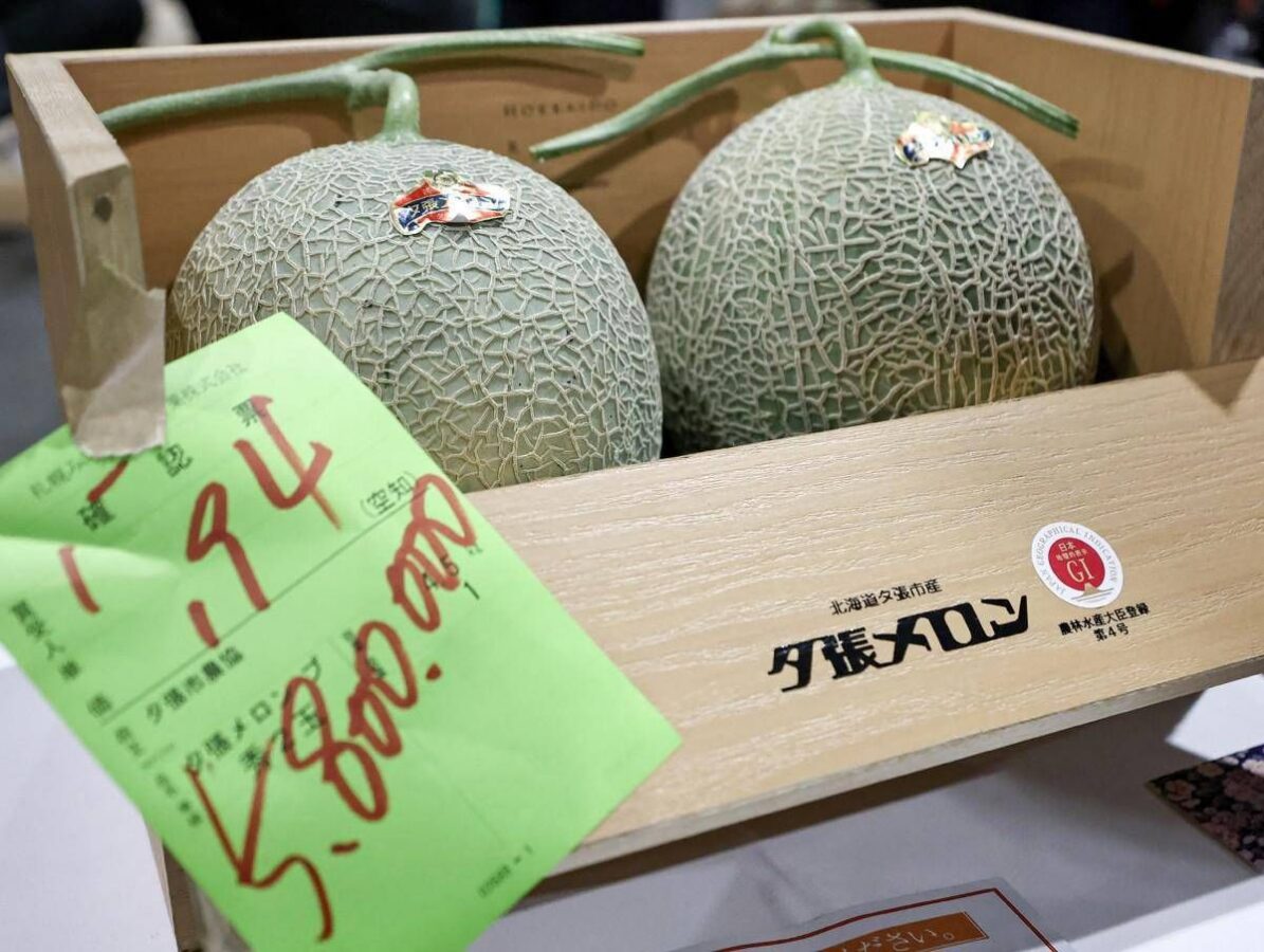 Due meloni venduti a 31mila euro, l'asta choc in Giappone per i frutti 'd'oro'