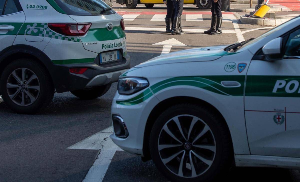 Due sorelle investite da pirata a Milano: una morta e l'altra grave