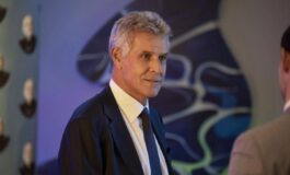 E morto Pierre Deny star di Emily in Paris aveva 69 anni 265x160