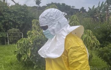 Ebola Pregliasco Chi parla di rischio zero racconta una favola 364x230