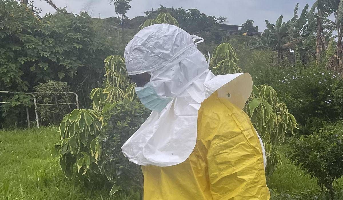 Ebola, Pregliasco: "Chi parla di rischio zero racconta una favola"