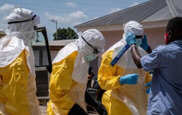Ebola Save the Children Virus avanti a velocita mai vista prima. Un morto su 4 e un bambino 364x230