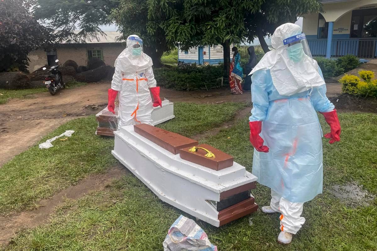 Ebola, a rischio altri 10 Paesi: ecco i fattori che hanno innescato la diffusione del virus