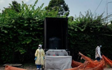 Ebola in Congo sale il bilancio dellepidemia 131 morti. Il contagio si estende 364x230