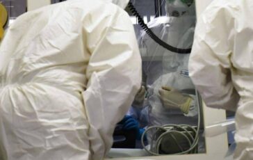 Ebola la conferma di un focolaio in Congo 246 casi sospetti e 65 morti 364x230