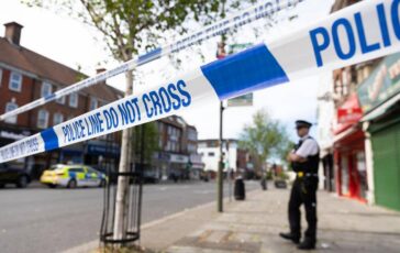Ebrei accoltellati a Londra 45enne incriminato per tentato omicidio 364x230