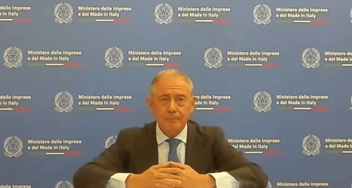 Farmaceutica, Urso: "Modello di politica industriale per vincere sfida innovazione"