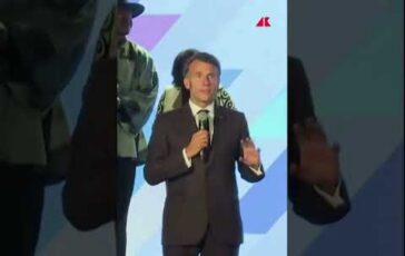 Fate silenzio Macron si arrabbia per il caos in sala in Kenya 364x230