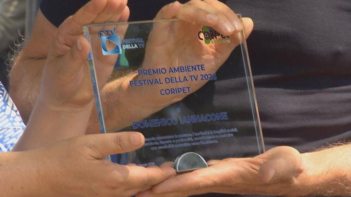 Festival TV di Dogliani, Coripet ha consegnato a Domenico Iannacone il premio Ambiente