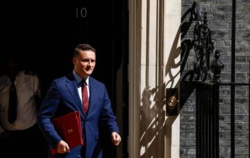 Gb nuove dimissioni nel governo Starmer Streeting lascia la carica di ministro della Salute 364x230
