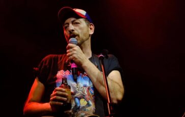 Giancane investito da unauto a Roma Non posso suonare la chitarra 364x230