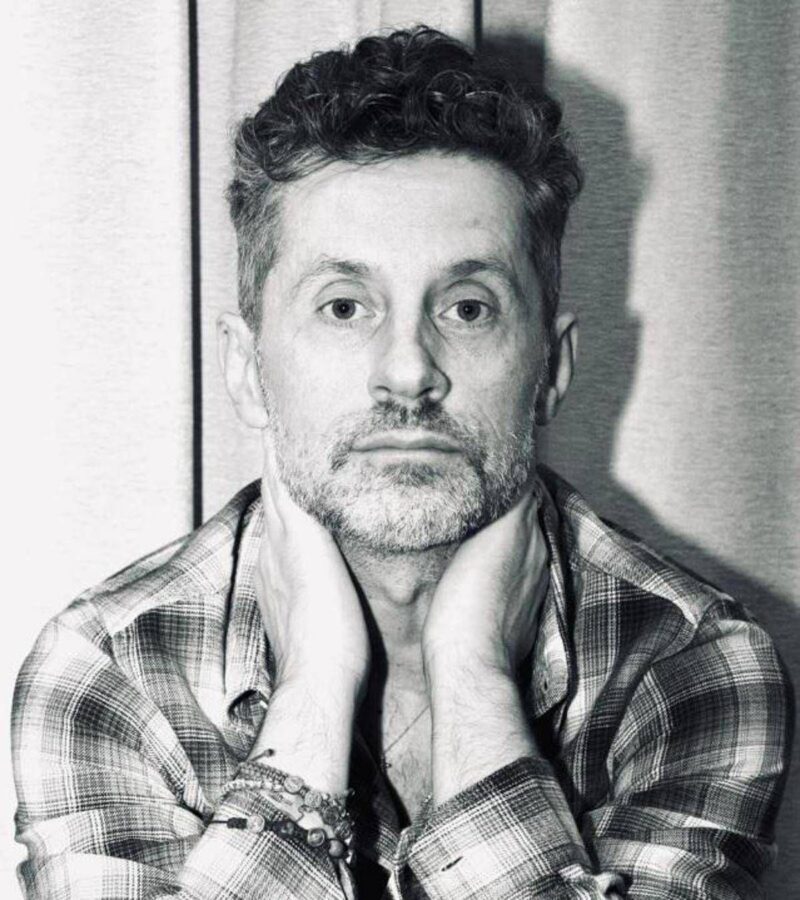 Giornata fibromialgia, la denuncia dello scrittore Fabio Maria Salvatore: "Ogni mese 500 euro per stare in piedi, senza tutele"
