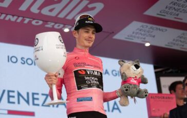 Giro dItalia Vingegaard vince anche la 16esima tappa e resta maglia rosa 364x230
