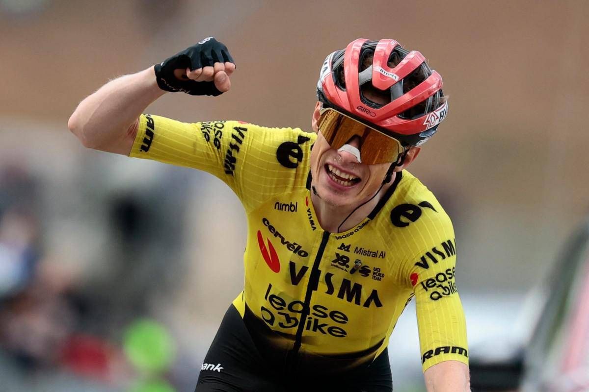 Giro d'Italia, Vingegaard vince la settima tappa ed Eulalio resta maglia rosa