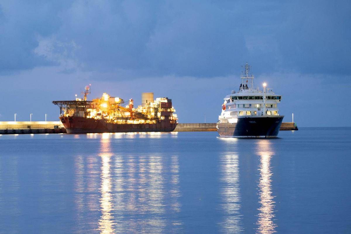 Hantavirus, nave da crociera Hondius a Tenerife. Oms: "A bordo contatti ad alto rischio"