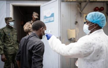 Il paziente zero i primi test e i centinaia di casi sospetti cosi e esplosa lepidemia di Ebola 364x230