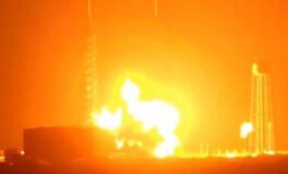Il razzo di Blue Origin esplode durante il test sulla piattaforma di lancio Bezos Personale al sicuro 265x160