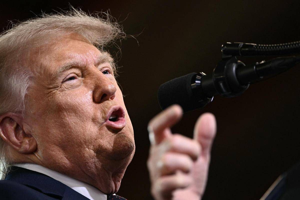Iran-Usa, Trump: "Accordo ad un passo, Stretto di Hormuz verrà riaperto"