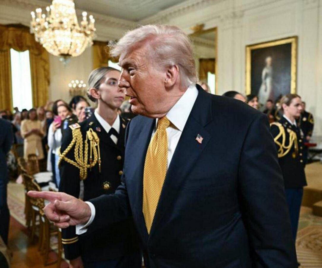 Iran-Usa, Trump: "Accordo vicino". Teheran: "Pronti a respingere attacco"