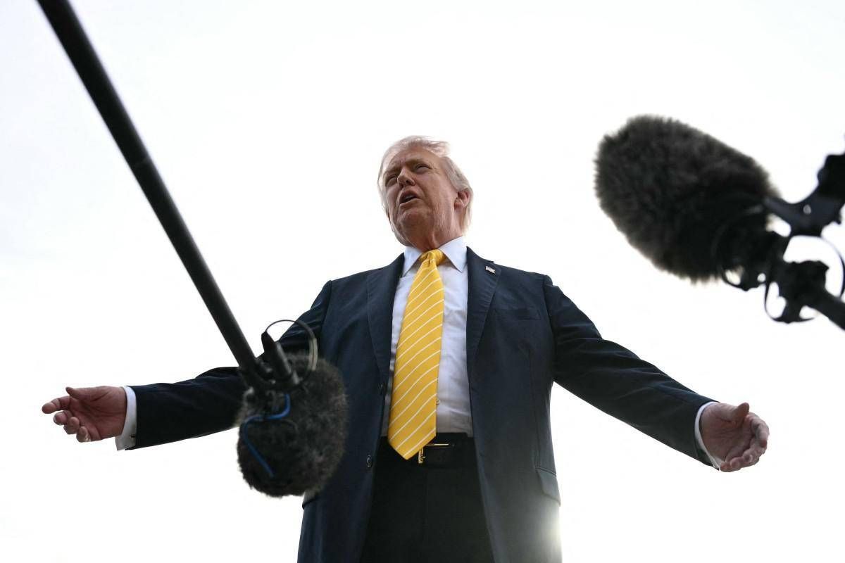 Iran, nuova proposta agli Usa. Trump: "Non accettabile ma parliamo". Piano Usa per liberare le navi a Hormuz