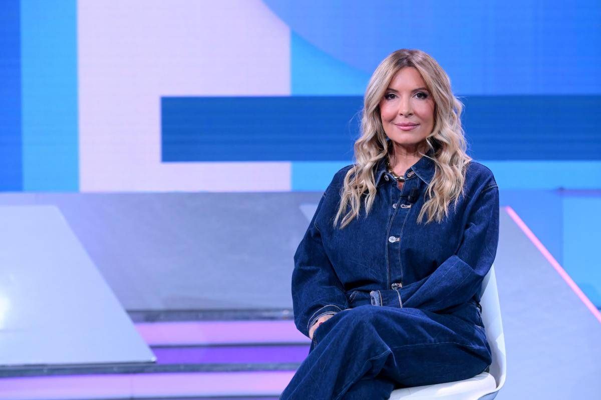 isola dei famosi rivoluzionata addio allo studio e lucarelli in pole per la conduzione 2
