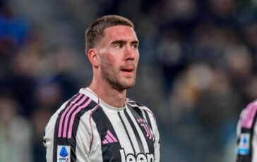 Juventus Vlahovic litiga con Locatelli in campo multa della societa 364x230