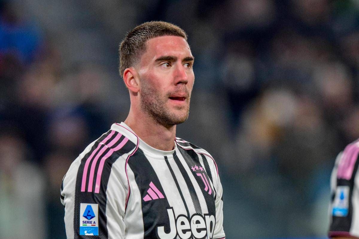 Juventus, Vlahovic litiga con Locatelli in campo: multa della società