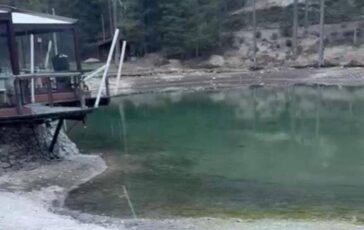 Lago Ghedina il titolare del ristorante sulla riva Bacino pieno solo a meta gia perso 25 fatturato 364x230