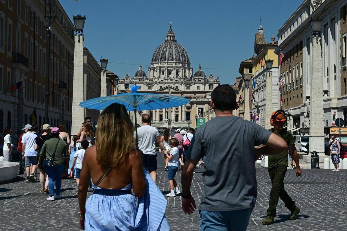 L’anticiclone africano porta tanto sole e 32°C entro il weekend, fino a 34°C la prossima settimana