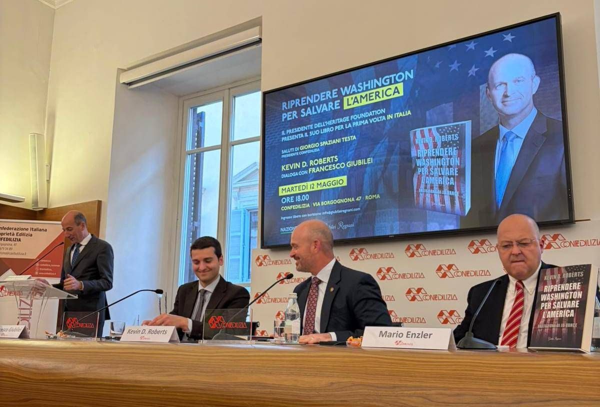 L'ideologo trumpiano: "La Cina deve provare più dolore. Meloni? Grande rispetto"