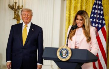 Melania Trump cita lempatia del marito scattano le risate alla Casa Bianca 364x230