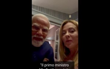 poster meloni modi e le caramelle melody il regalo alla premier