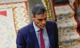 Moglie e fratello indagati tra proteste e perquisizioni il giugno difficile di Sanchez 265x160