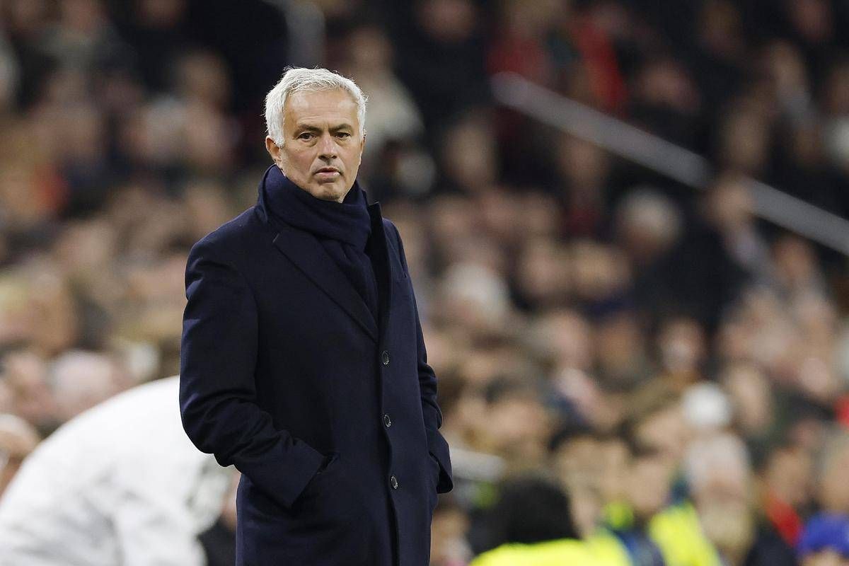 Mourinho al Real Madrid, scoppia il 'giallo': annuncio non arriva