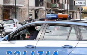 Napoli maxi rissa tra extracomunitari a Porta Capuana morto 29enne accoltellato 364x230