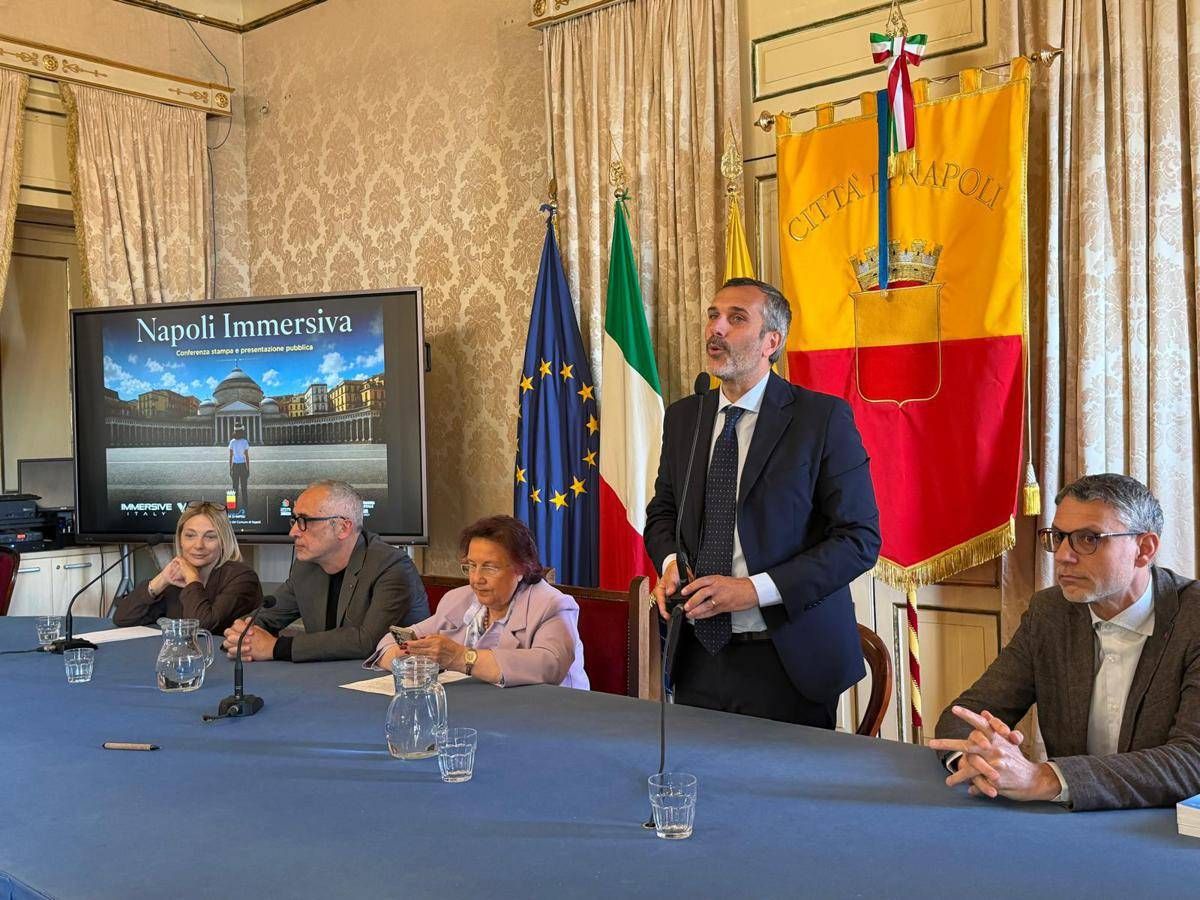 Napoli, presentato oggi al Comune il primo gemello digitale immersivo multi-piattaforma della città