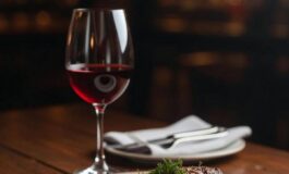 No a vino e carne rossa il doppio divieto di Garattini a tavola 265x160
