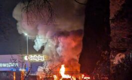 Palermo incendio in azienda di noleggio auto a fuoco una decina di mezzi 265x160